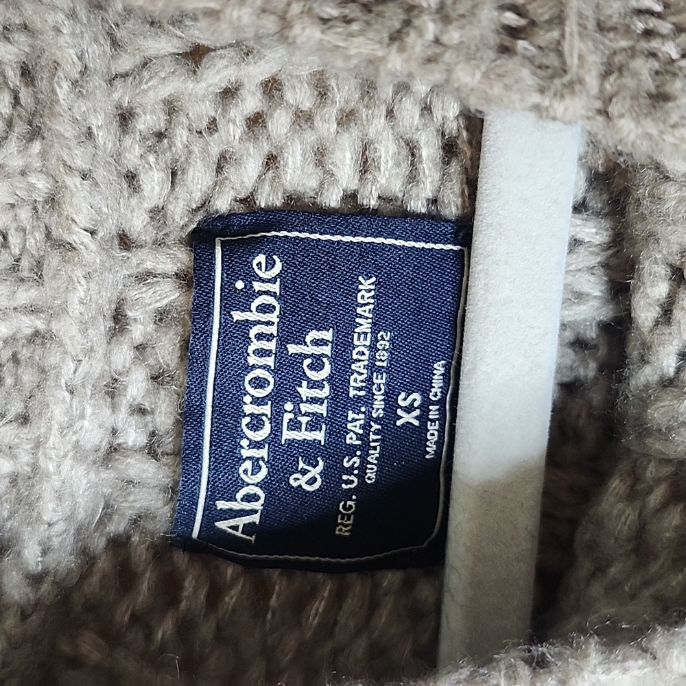 Abercrombie & Fitch Balloon Sleeve Knit Sweater - Picture 4 of 4